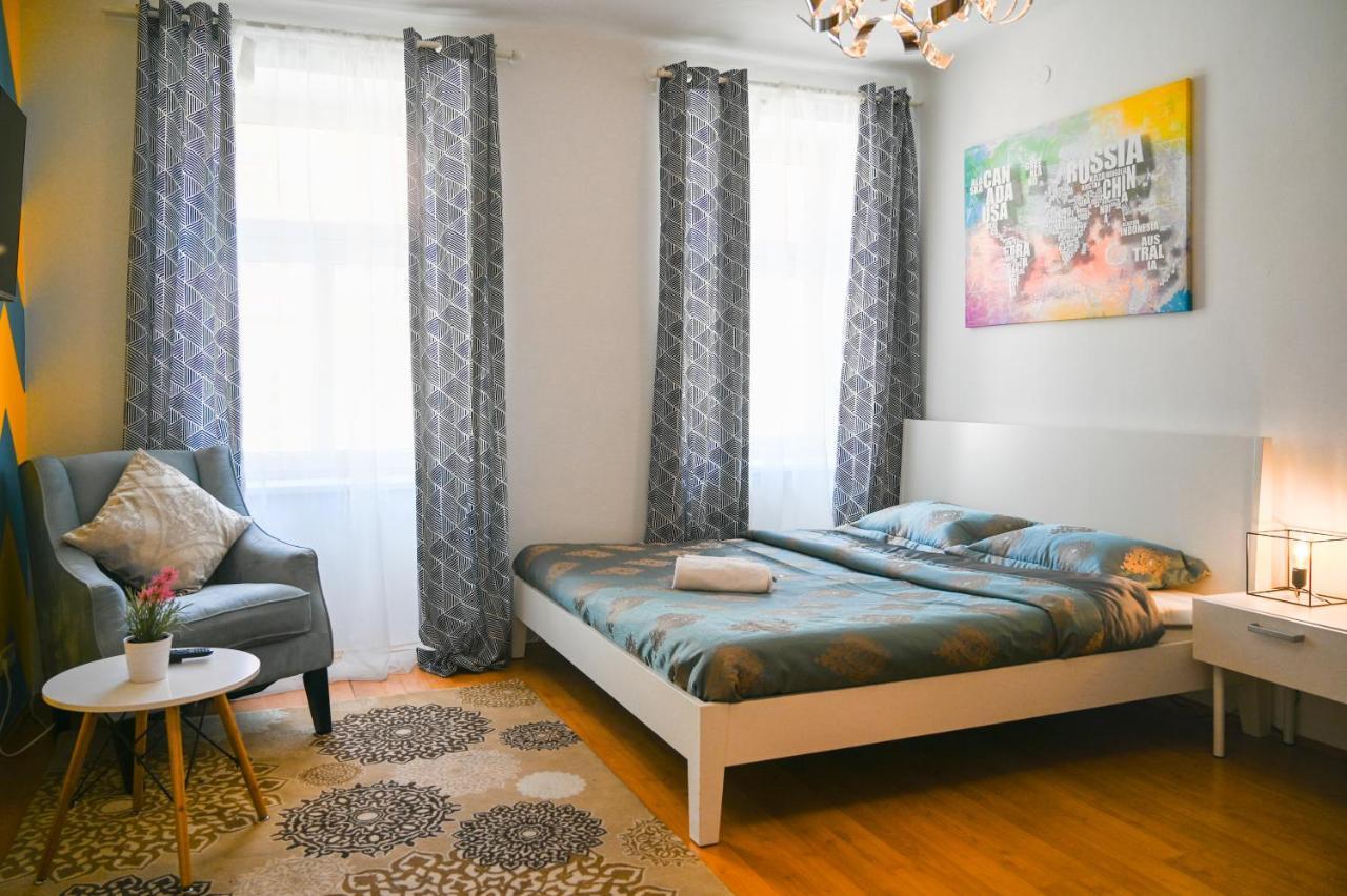 Backpacker Apartment Bahnhof Виена Екстериор снимка