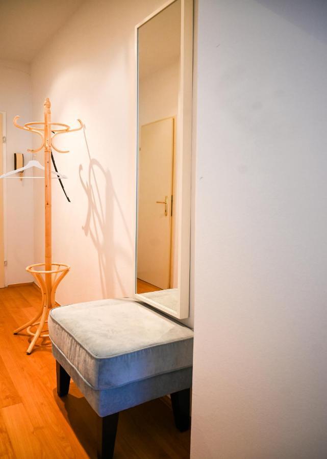Backpacker Apartment Bahnhof Виена Екстериор снимка