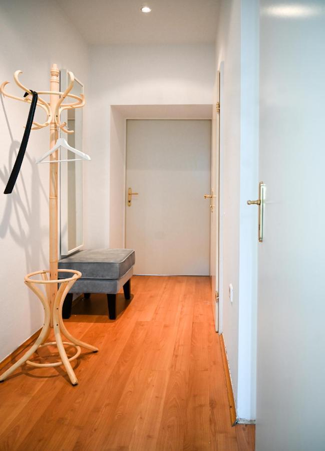 Backpacker Apartment Bahnhof Виена Екстериор снимка